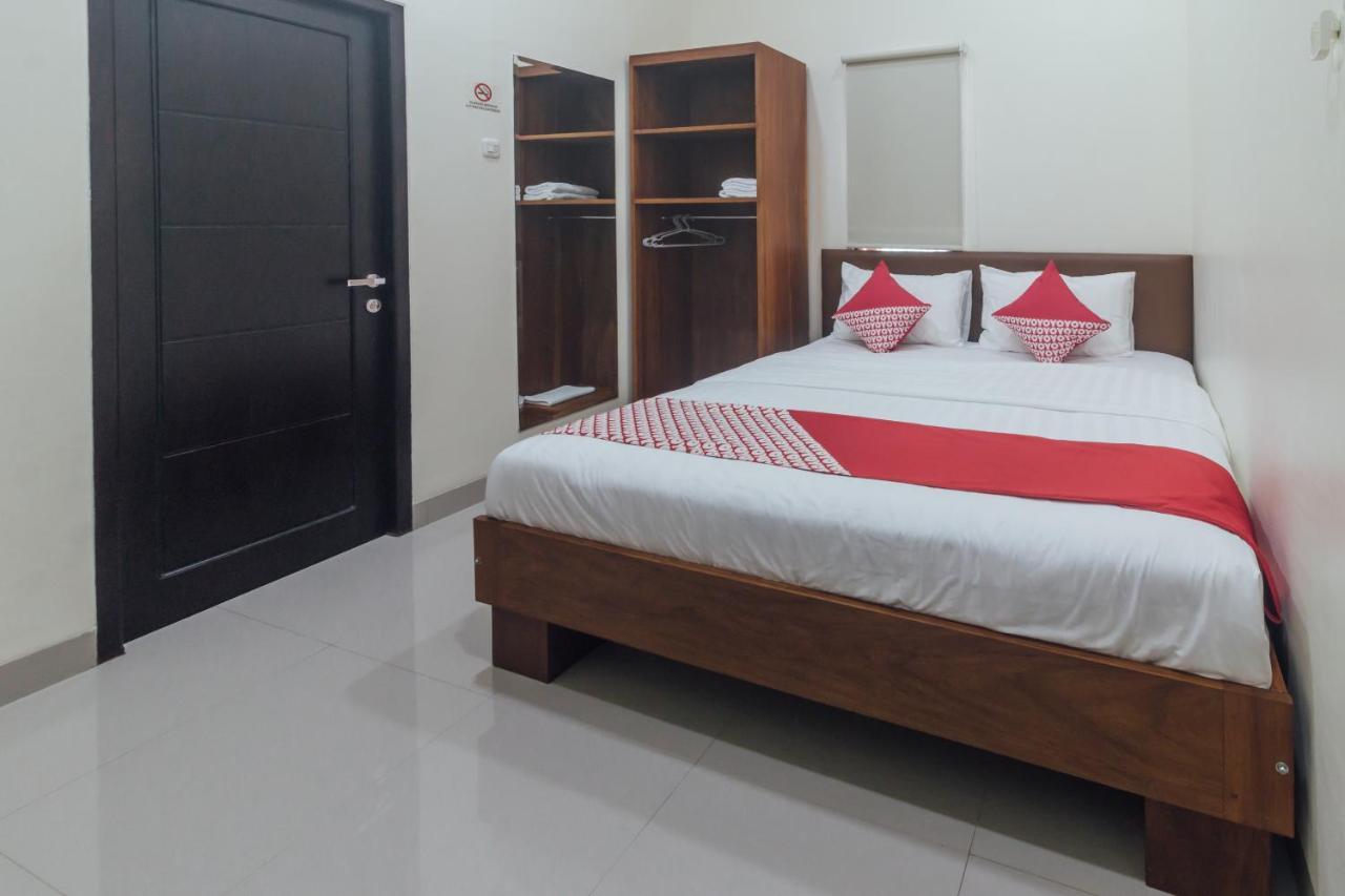 Clean & Comfort Homestay Ambon Bagian luar foto