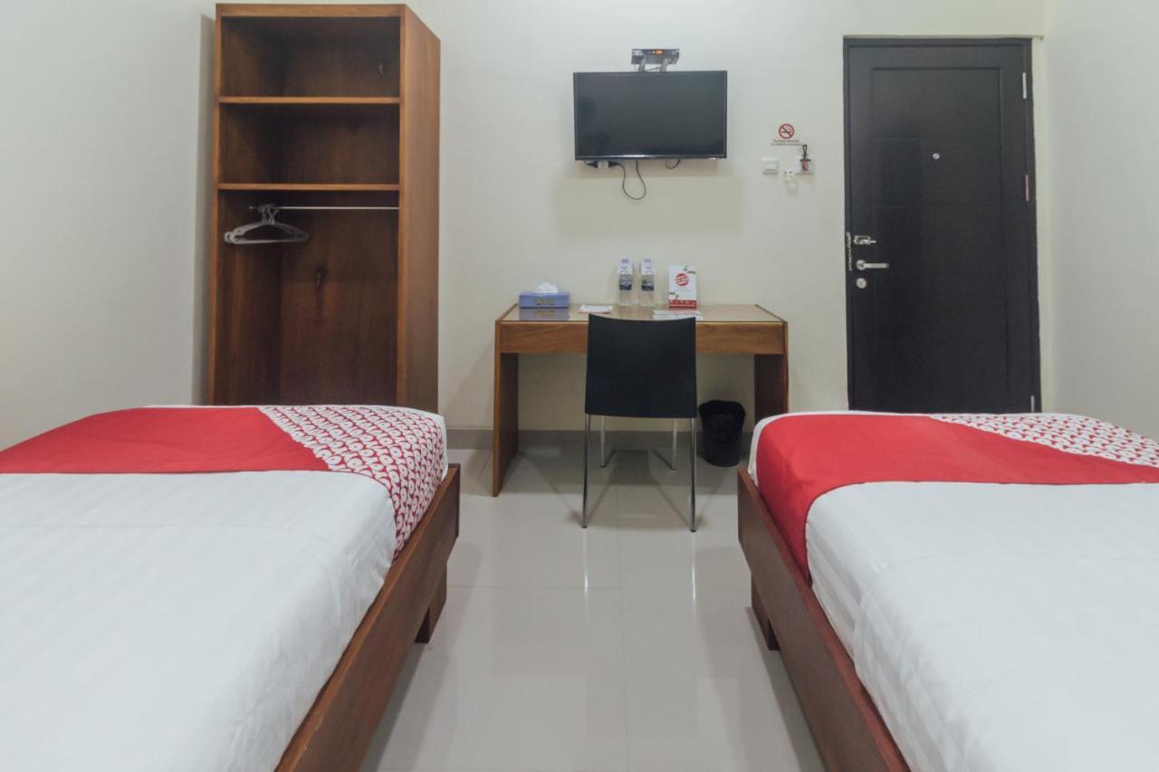 Clean & Comfort Homestay Ambon Bagian luar foto