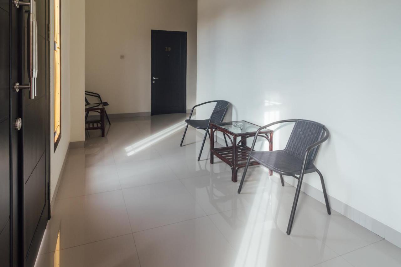Clean & Comfort Homestay Ambon Bagian luar foto