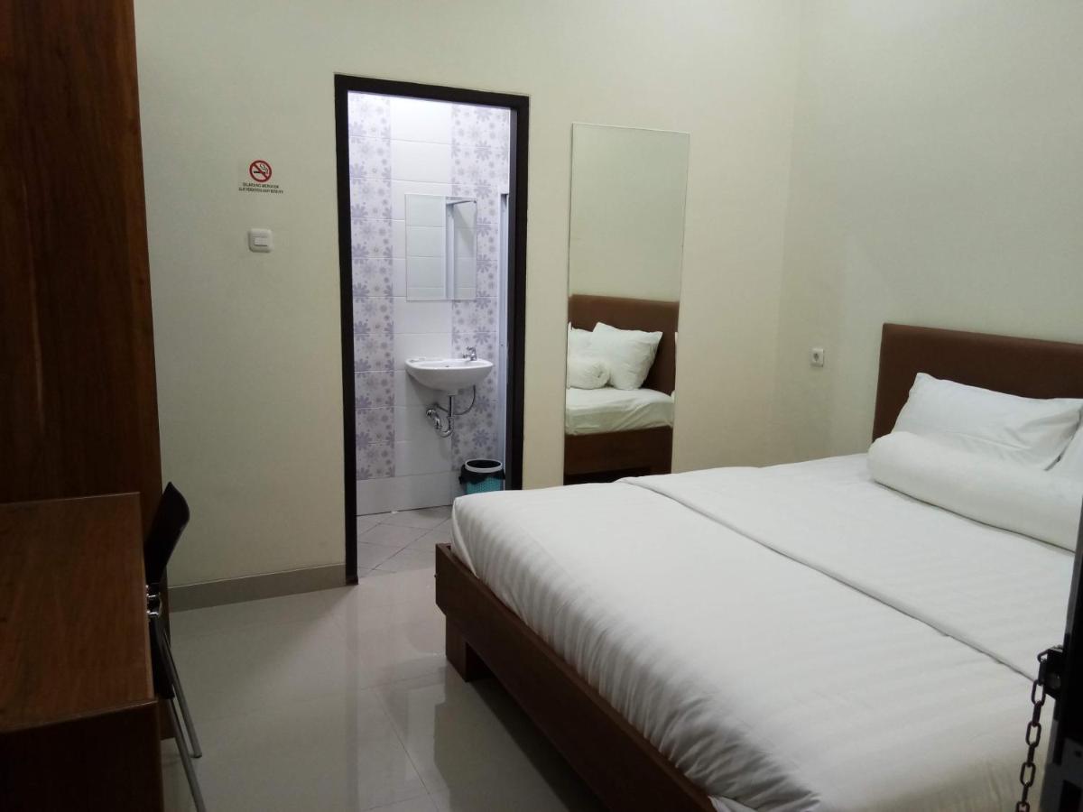 Clean & Comfort Homestay Ambon Bagian luar foto