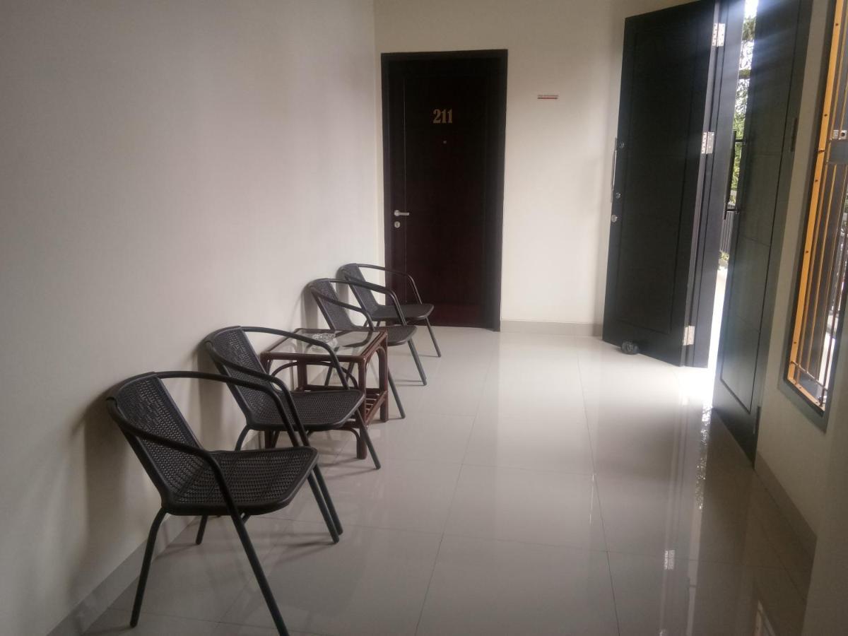 Clean & Comfort Homestay Ambon Bagian luar foto